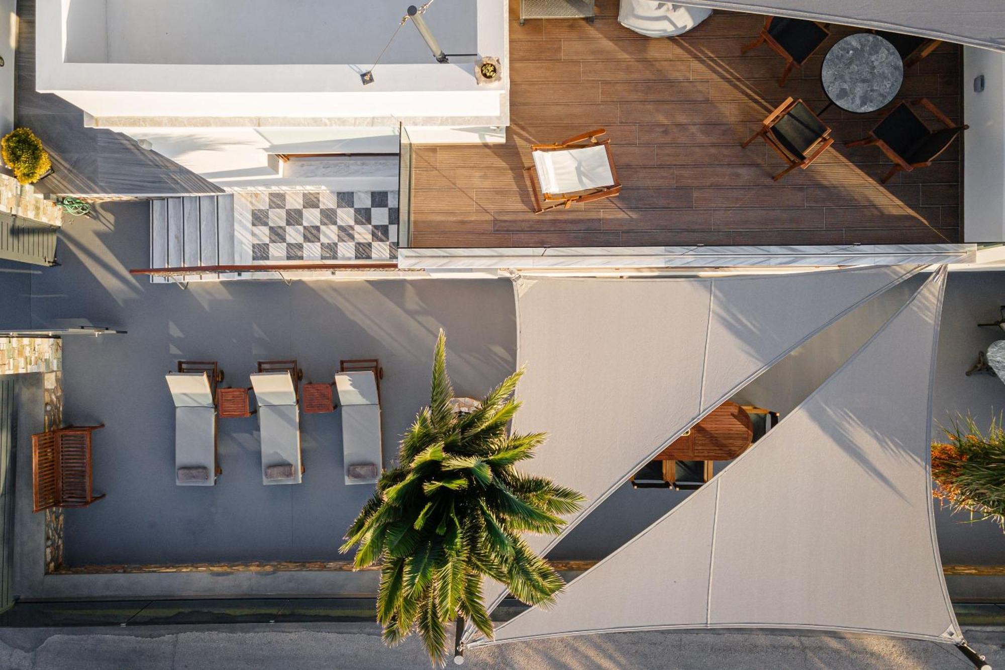 Aniv Villa By The Sea Kini Exterior photo