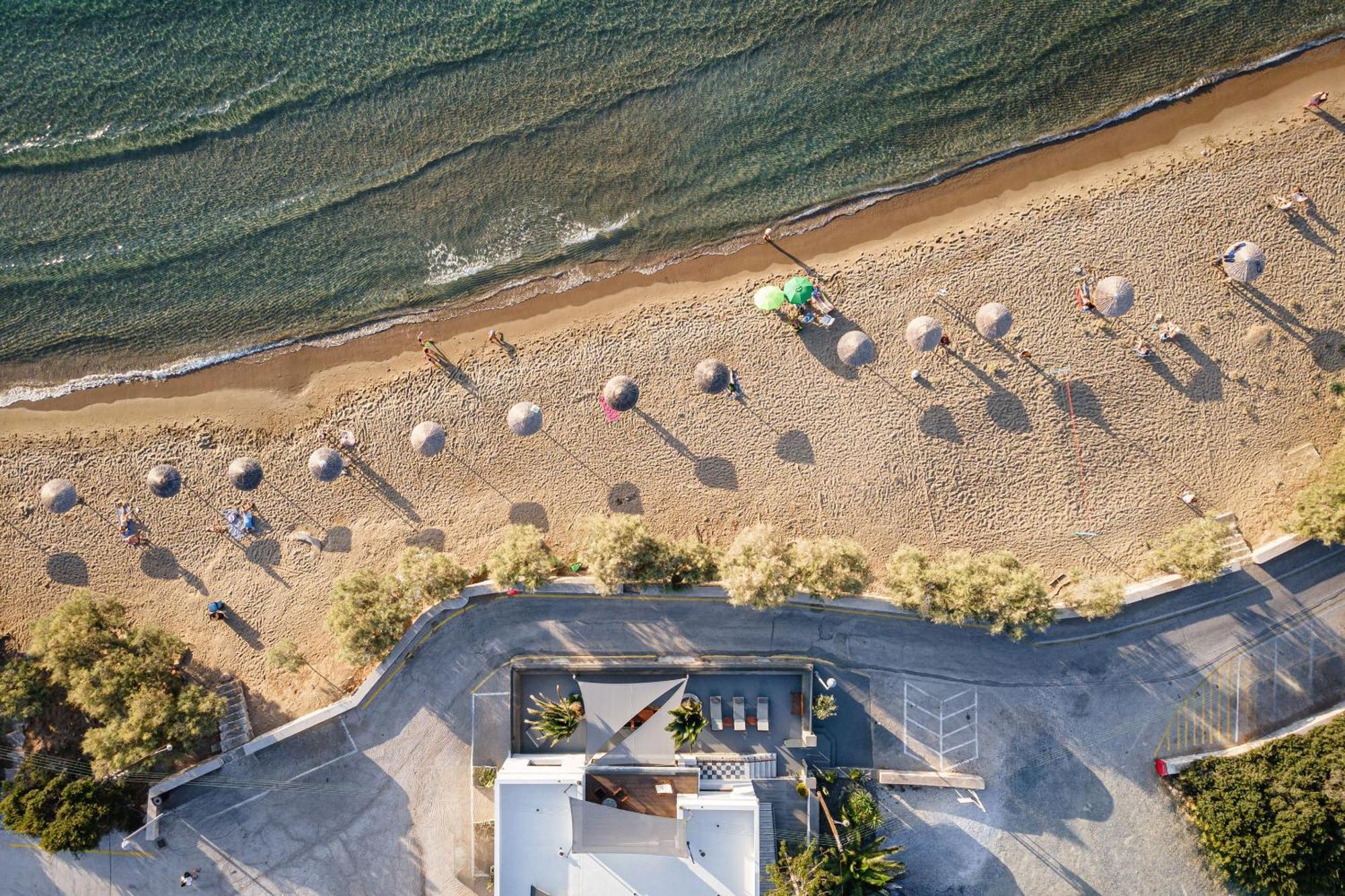 Aniv Villa By The Sea Kini Exterior photo