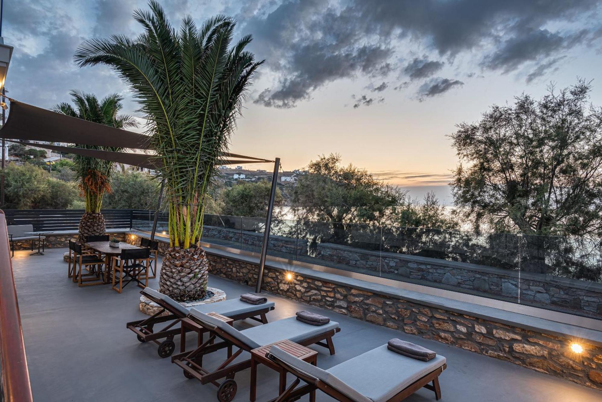 Aniv Villa By The Sea Kini Exterior photo