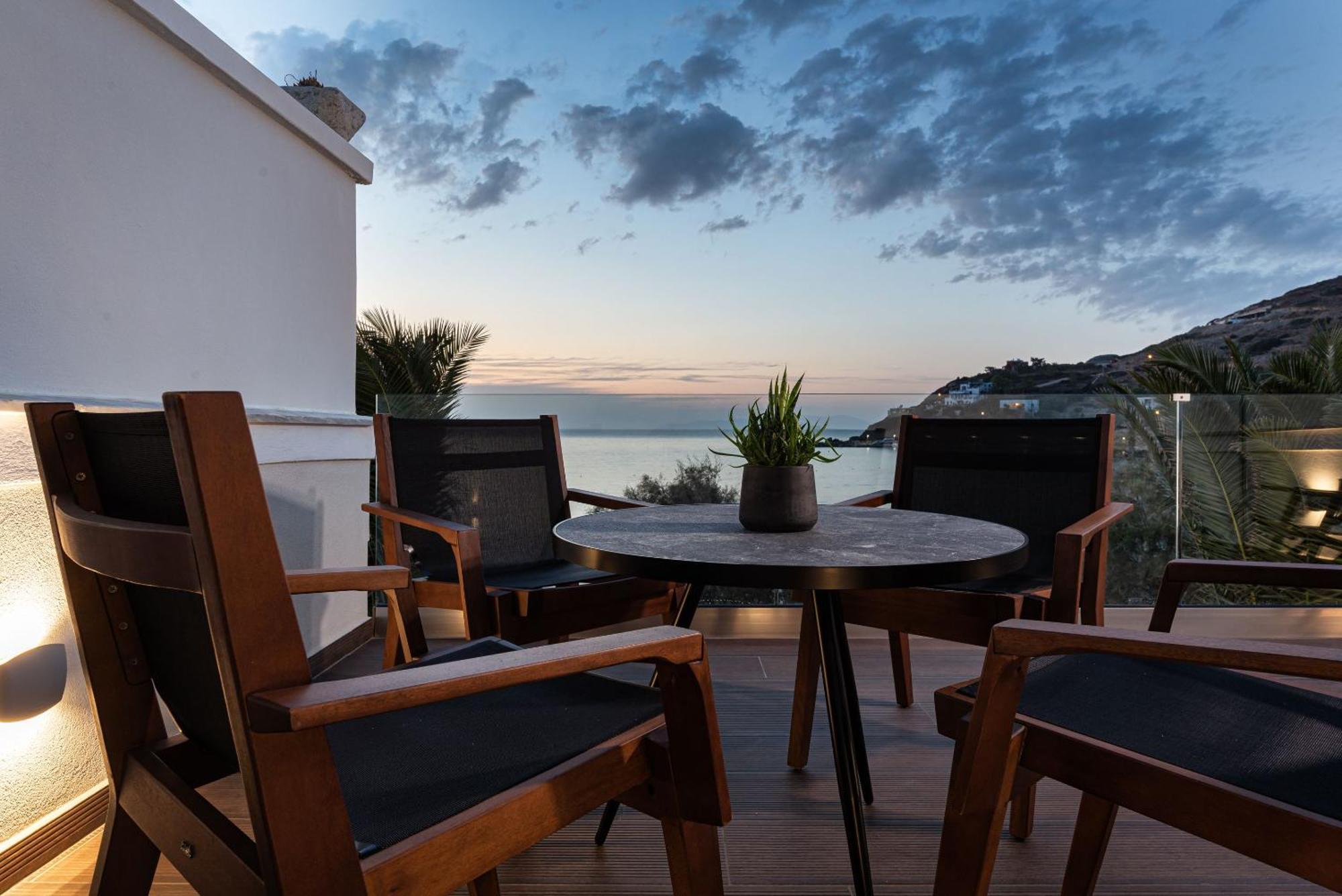 Aniv Villa By The Sea Kini Exterior photo