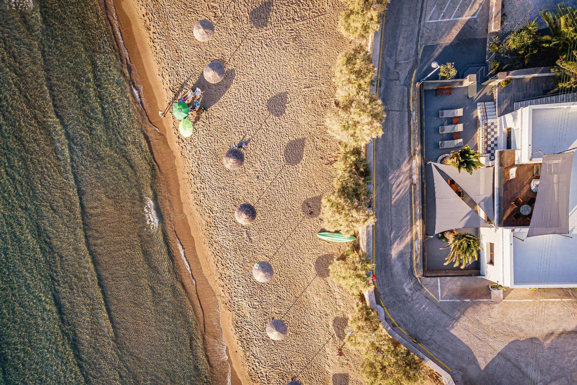 Aniv Villa By The Sea Kini Exterior photo